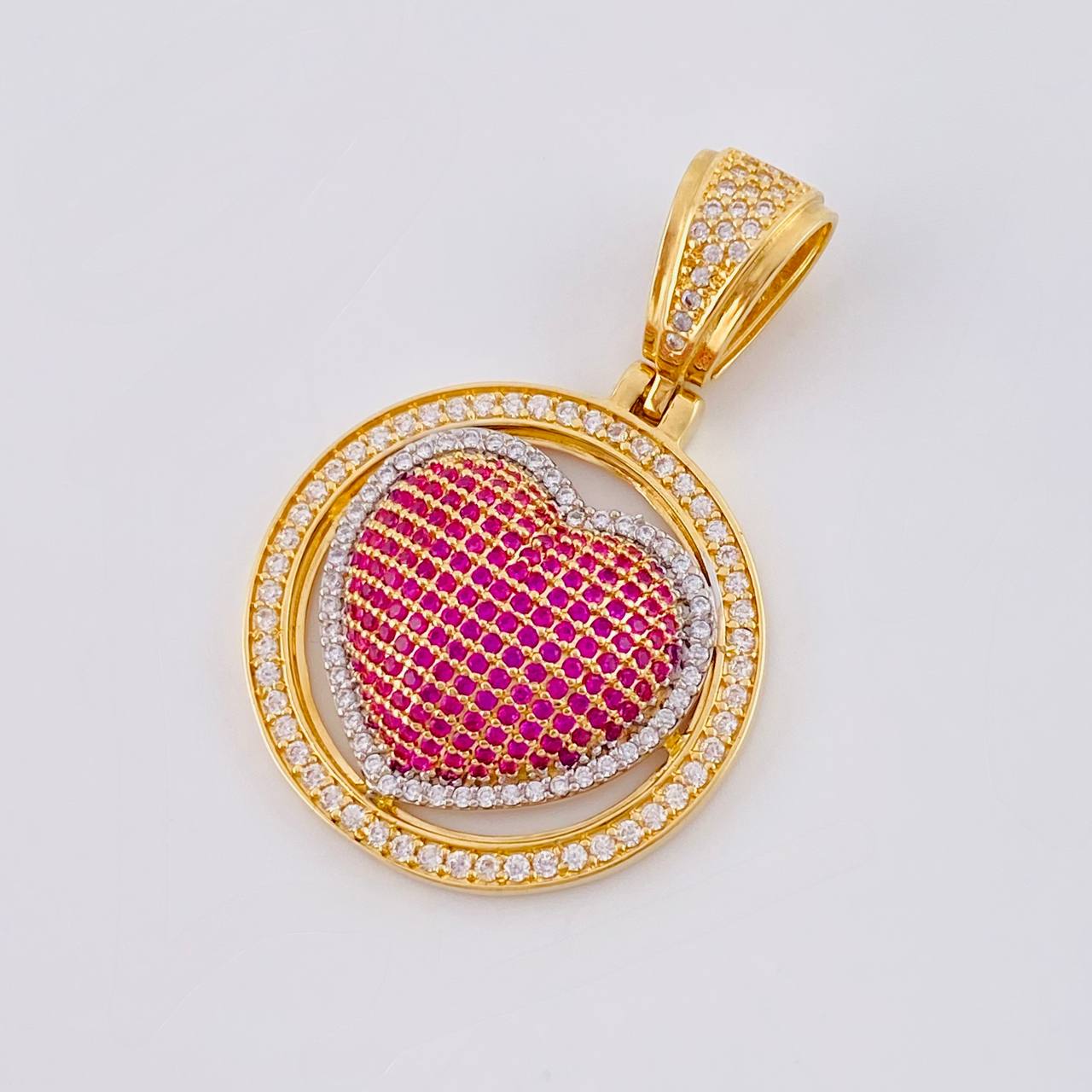 Dije Medalla Corazón Tupido 8.1 g / 4 cm Dos Oros Amarillo Blanco 18K