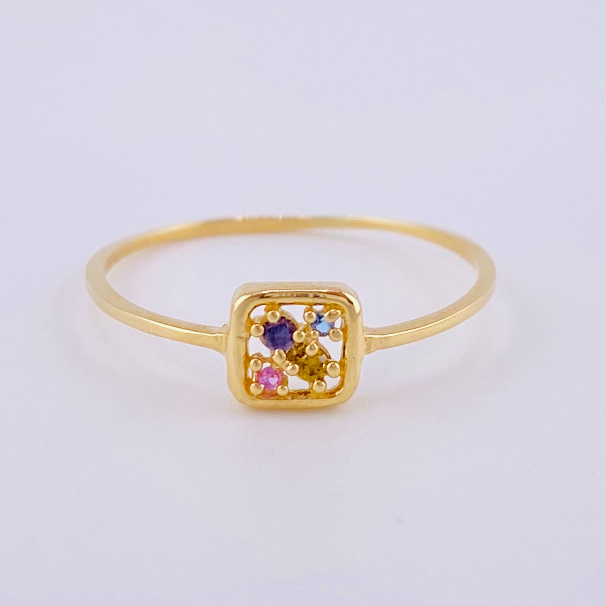 Anillo Cuadro Triqui 0.95 g / T8 Oro Amarillo 18K