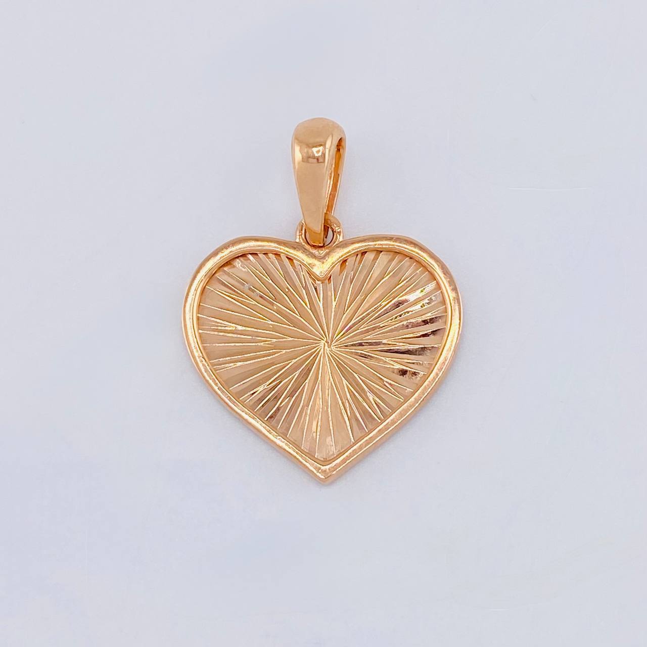 Dije Corazón Interior Diamantado 2.4 g / 2.5 cm Oro Rosa 18K
