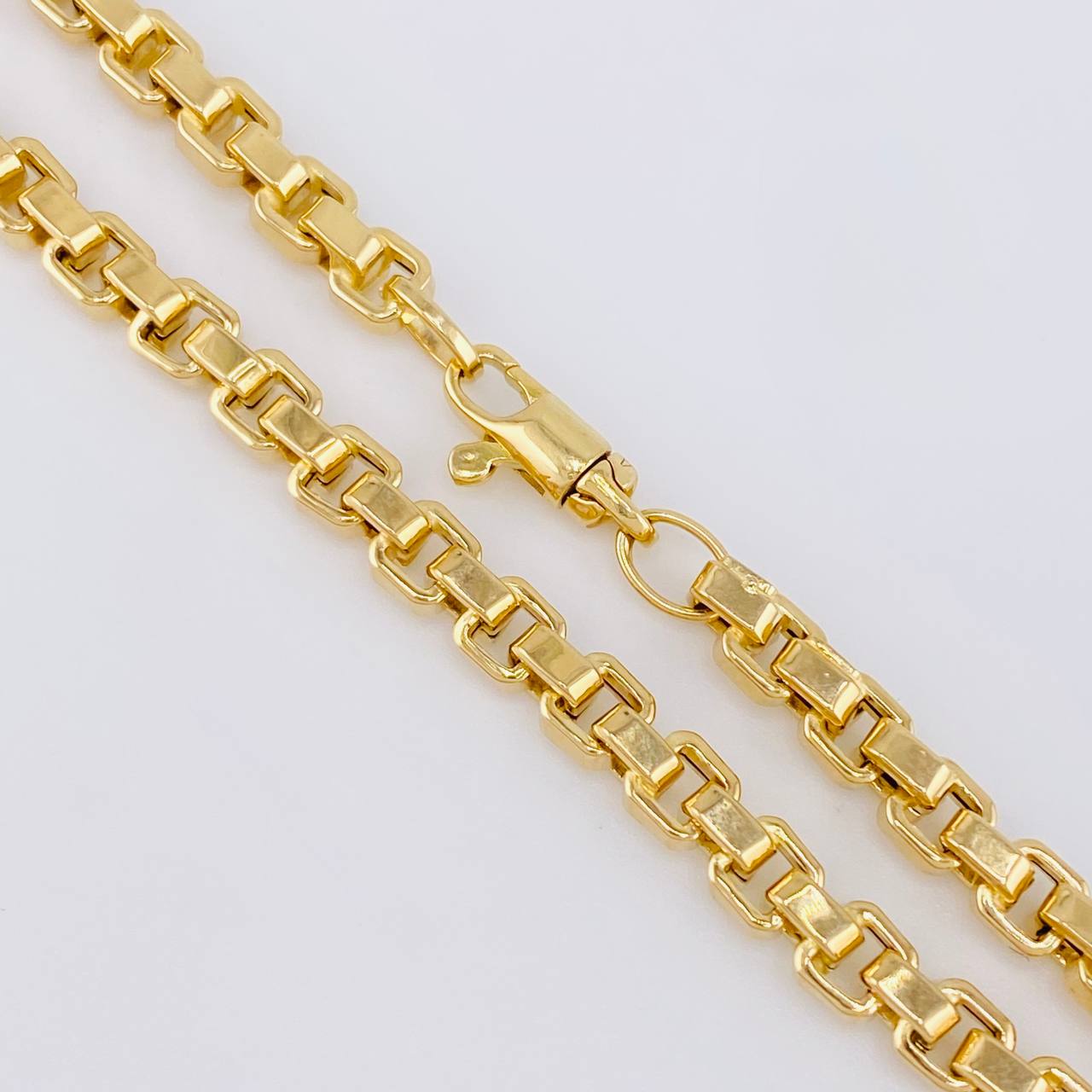 Cadena Veneciana Cuadrada 17.7g / 60cm / 4.5mm Oro Amarillo 18K