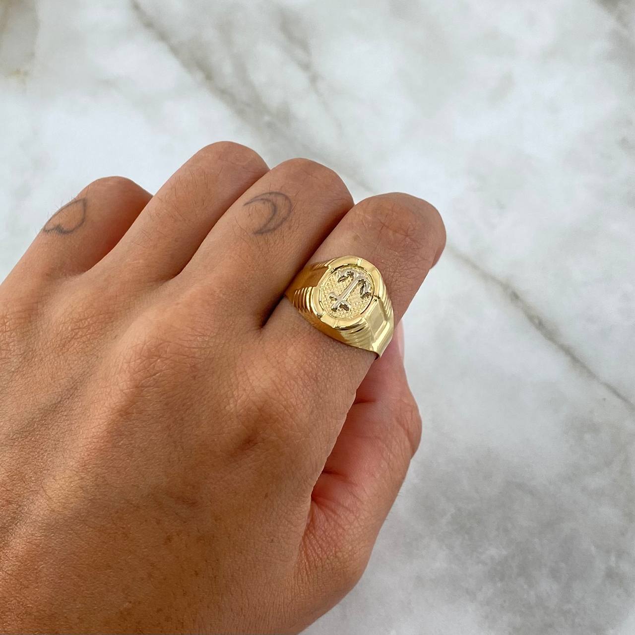 Anillo Sello Ancla 3.55 g / T9 1/2 Dos Oros Amarillo Blanco 18K