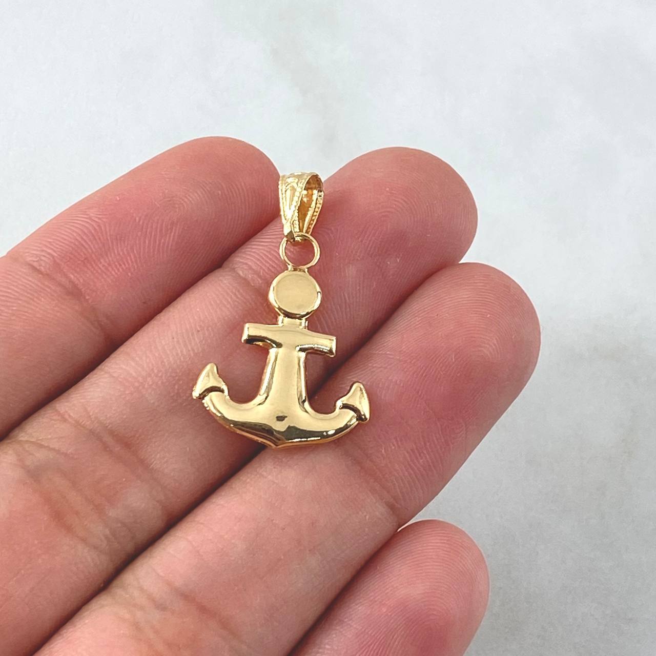 Dije Ancla 0.9gr / 2.6cm / Lisa Oro Amarillo 18K *