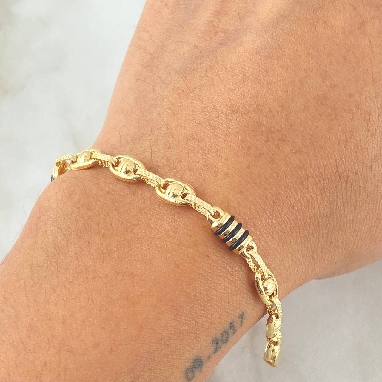Pulso Rustico Tornillo 5.6gr / 21cm / Oro 18K *