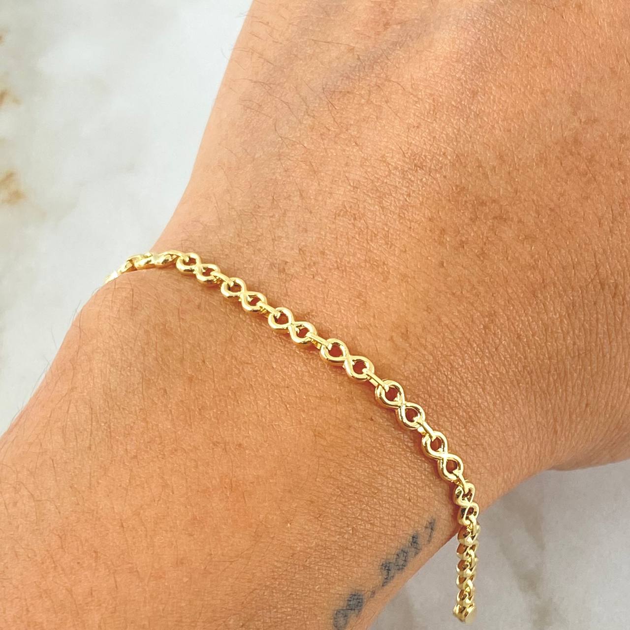 Pulso Infinito 2.3gr / 19cm / Oro Amarillo 18K *