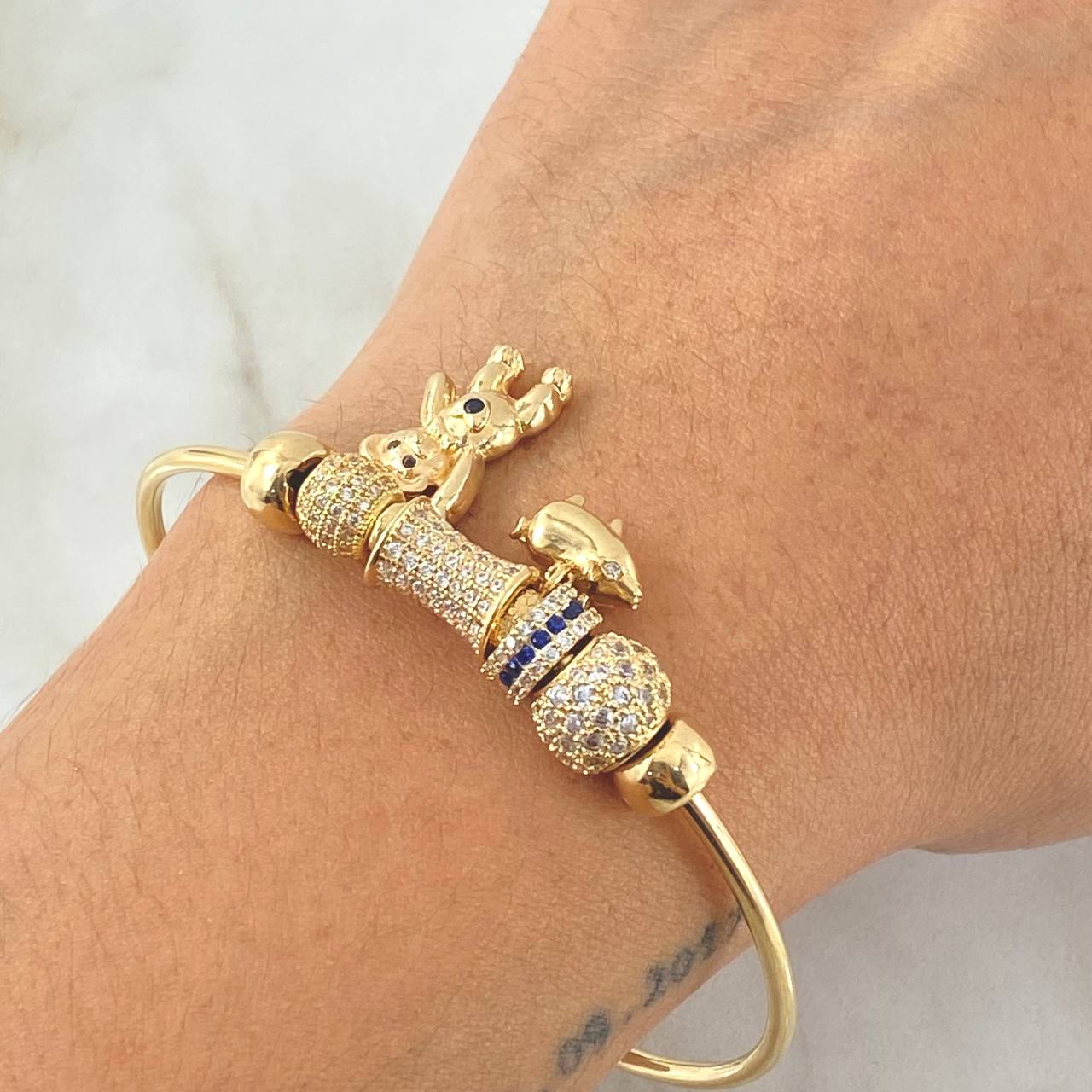 Pulso Aro Dijes 15.55gr / 17cm / Oro 18K *