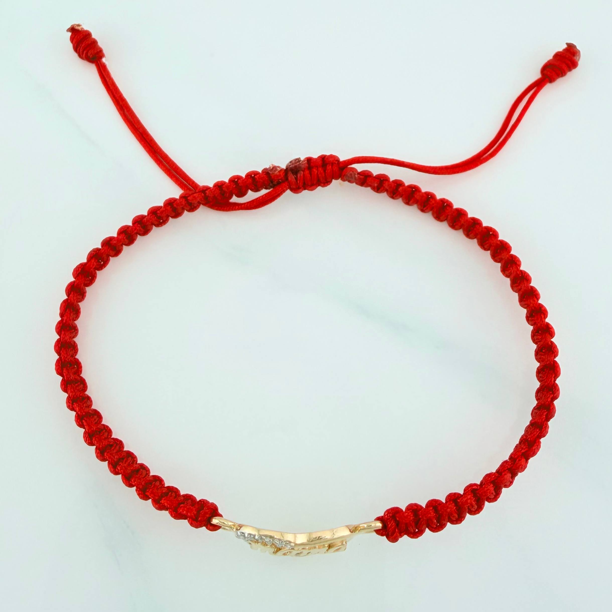 Pulsera Tejida Roja Corazón Mamá Dos Oros Amarillo 18K