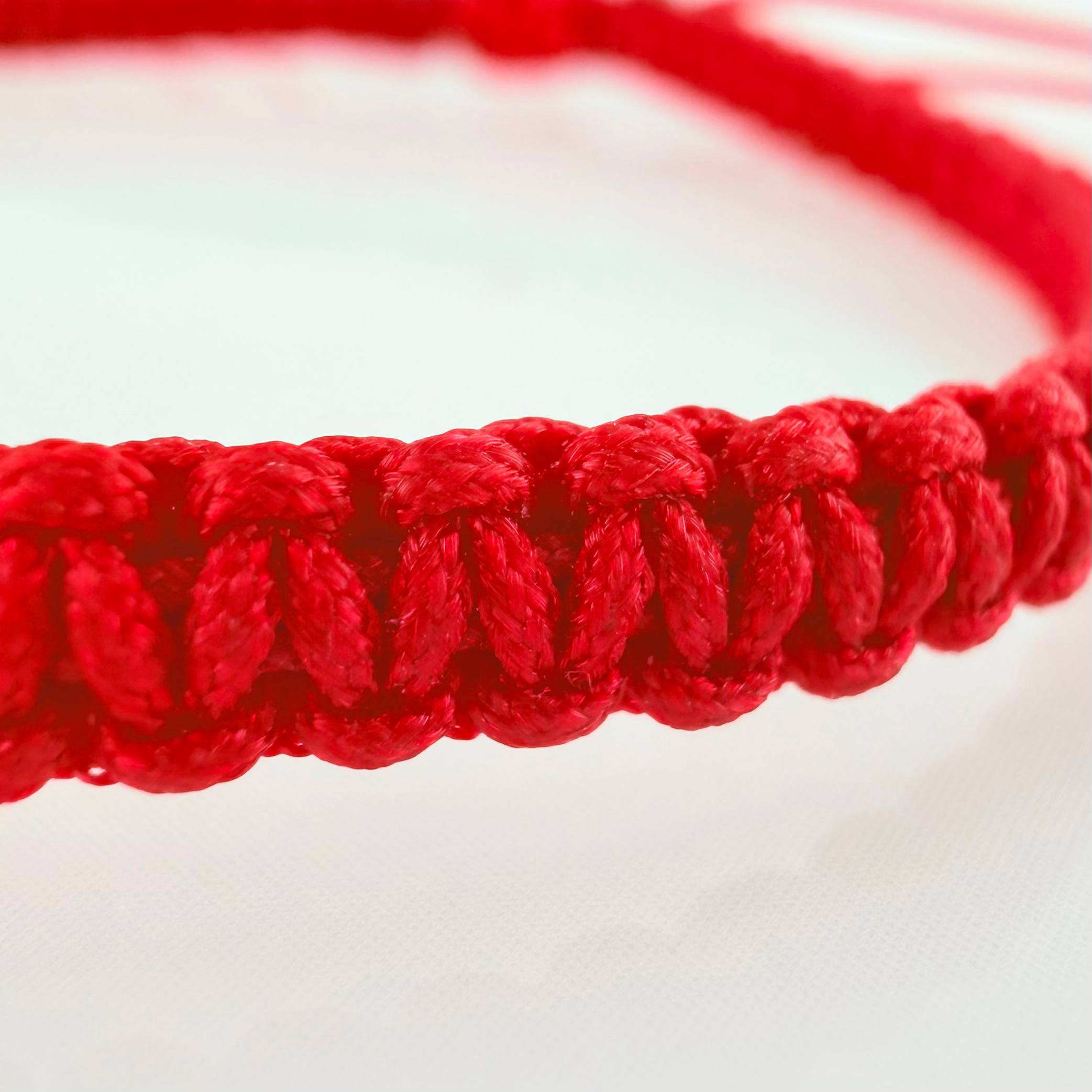 Pulsera Tejida Roja Mamá Oro Amarillo 18K