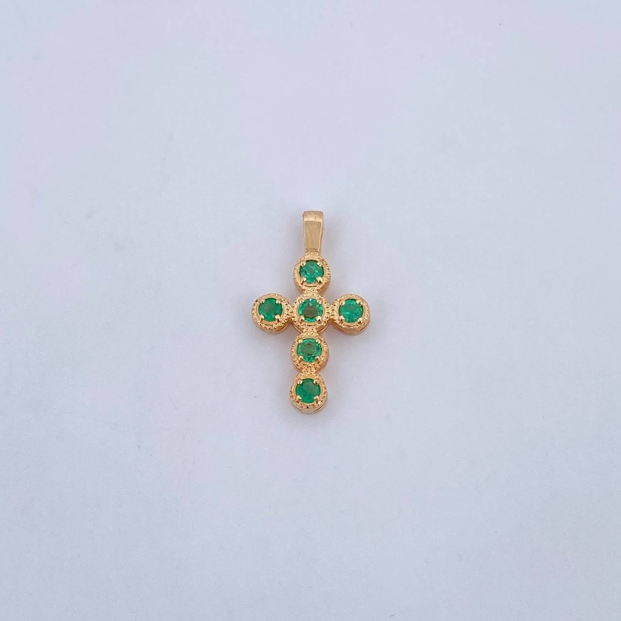 Dije Cruz Tupida 1.05gr / 1.8cm / Esmeraldas 12 Pts Oro Amarillo 18K (Joya) &