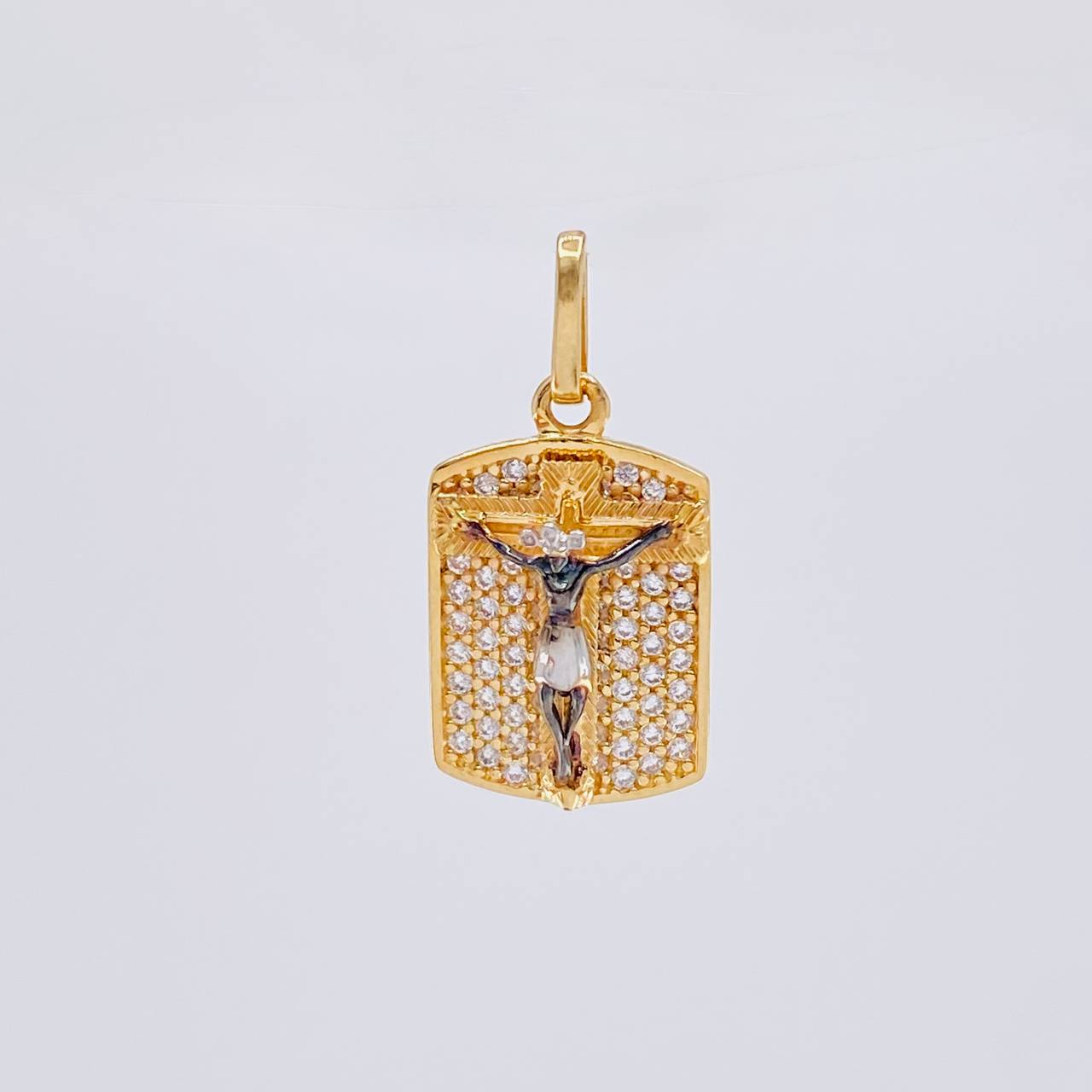 Dije Placa Cruz Cristo Milagroso 2.25 g / 2.3 cm Dos Oros Amarillo Blanco 18K