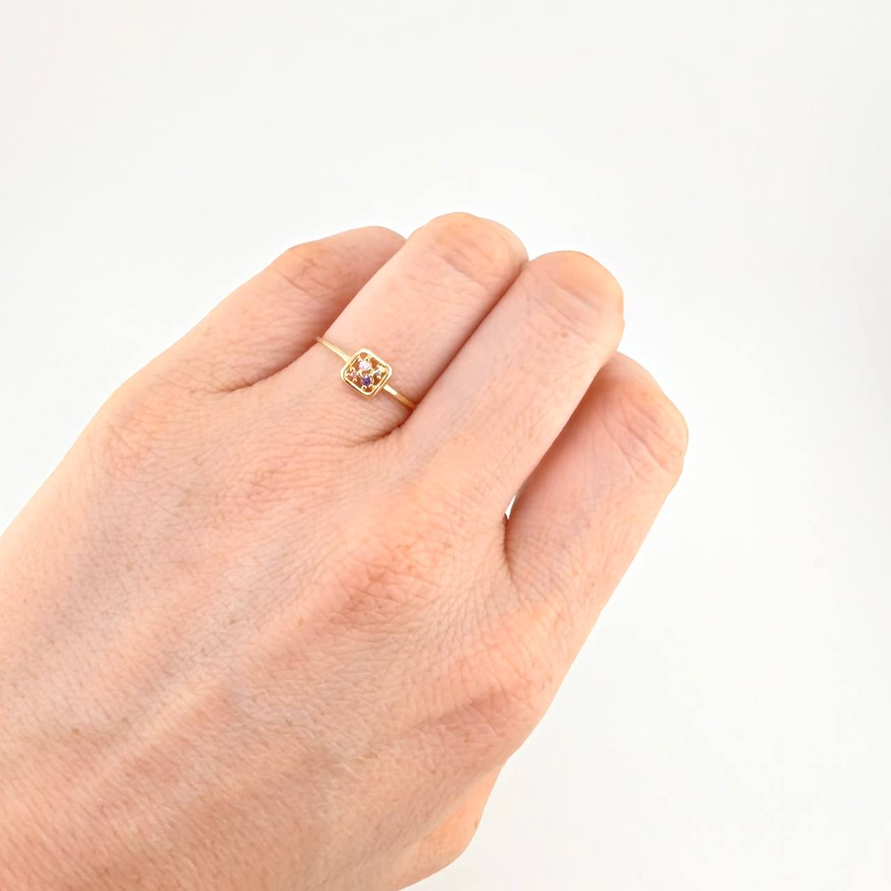 Anillo Cuadro Triqui 0.95 g / T6 3/4 Oro Amarillo 18K