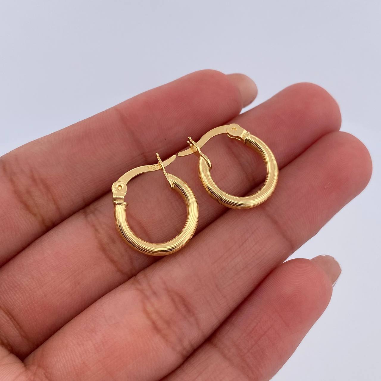 Candongas Sofi 1.2gr / 1.6cm / Espiral Rayadas Oro Amarillo 18K &