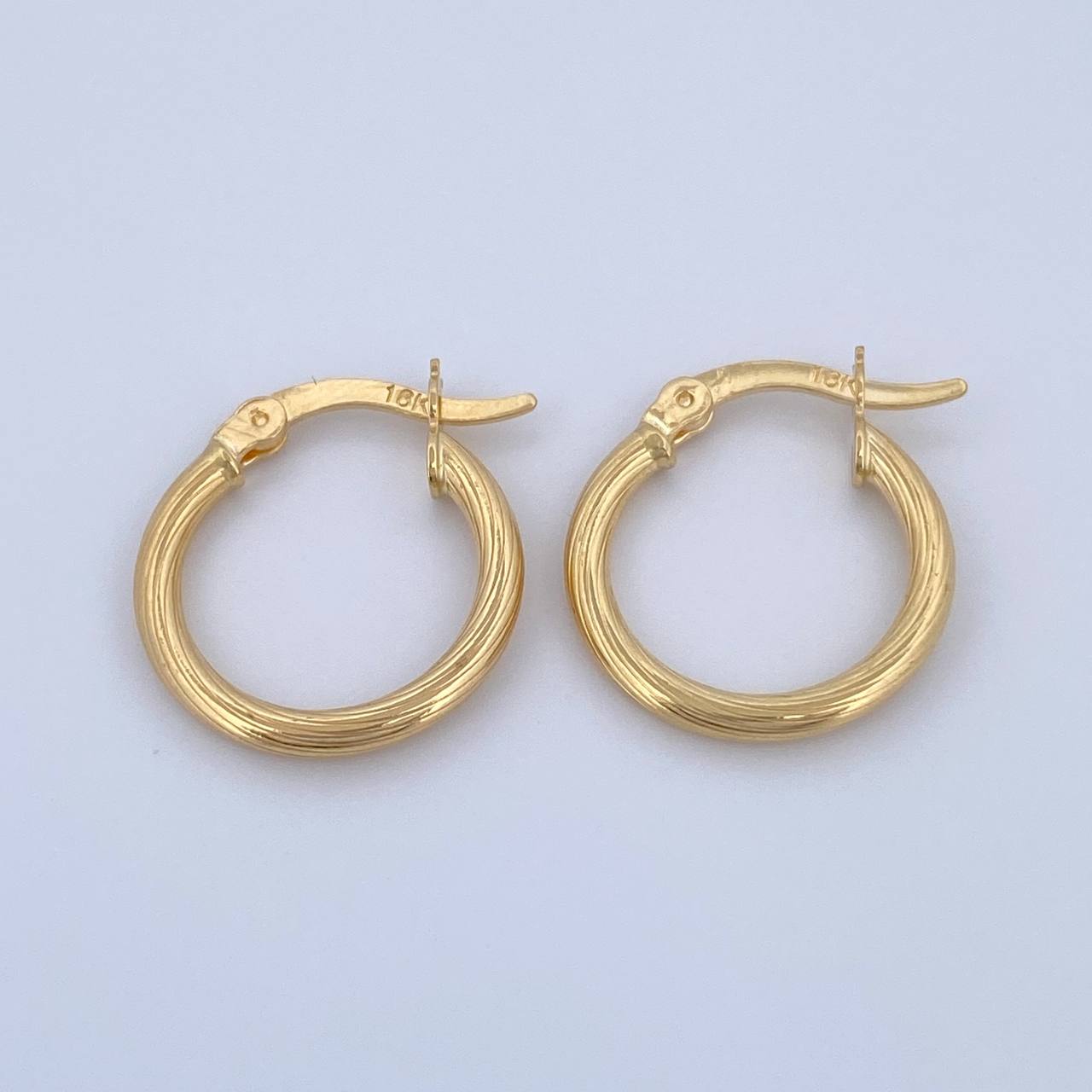 Candongas Juli 1.55gr / 2cm / Rayadas Oro Amarillo 18K &