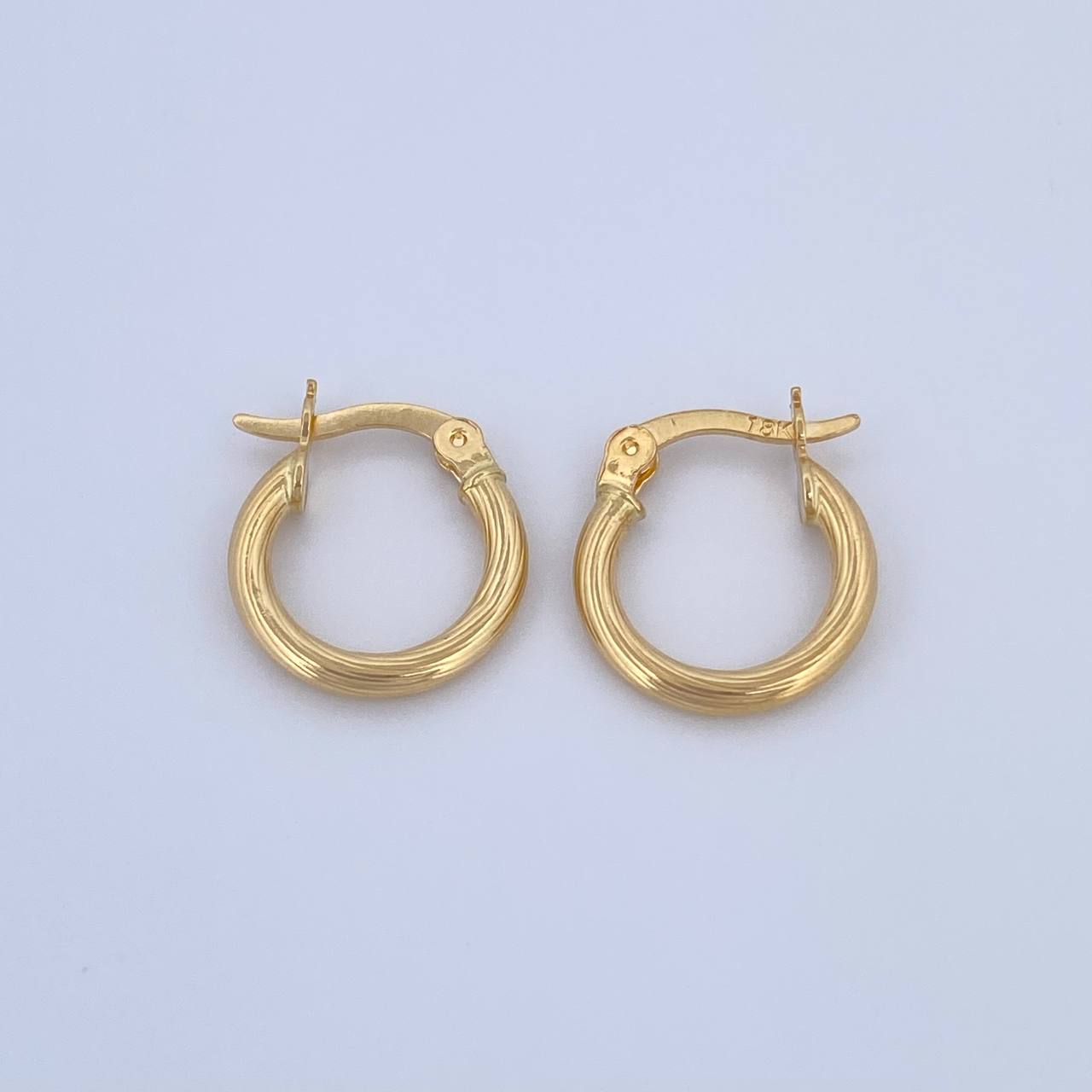 Candongas Juli 1.25gr / 1.5cm / Rayadas Oro Amarillo 18K &