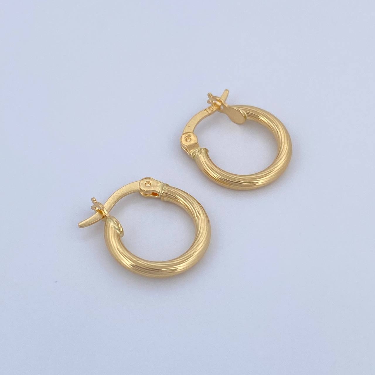 Candongas Juli 1.25gr / 1.5cm / Rayadas Oro Amarillo 18K &