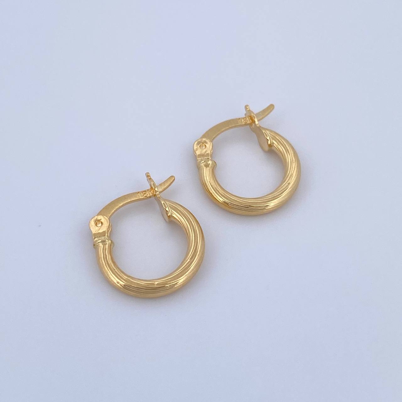 Candongas Juli 1.2gr / 1.5cm / Rayadas Oro Amarillo 18K &