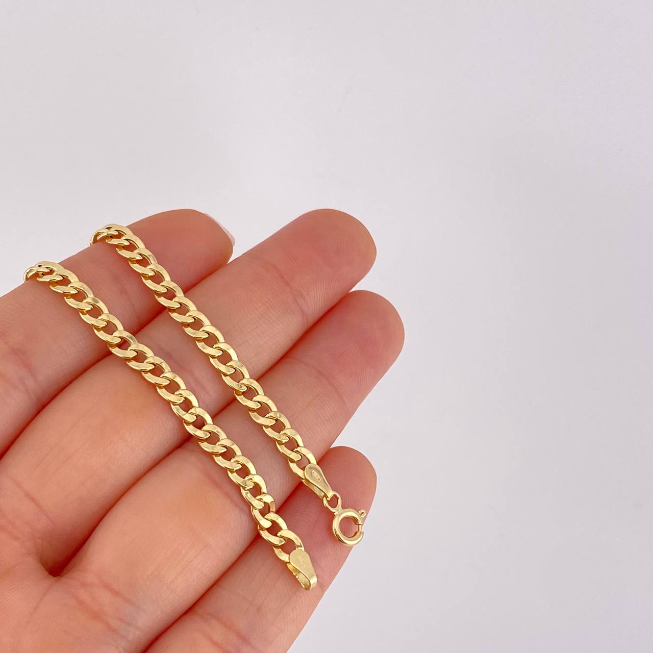 Cadena Cubana 7.4g / 60cm / 4.3mm Oro Amarillo 18K