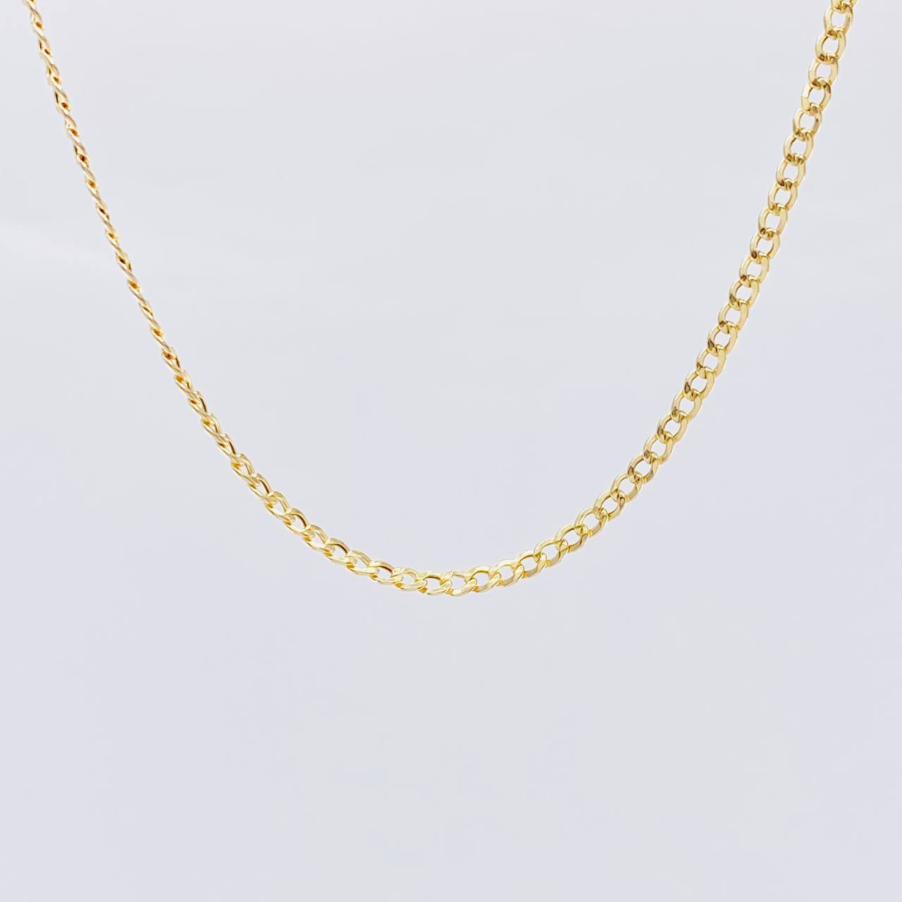 Cadena Cubana 2.15g / 45cm / 2.4mm Oro Amarillo 18K