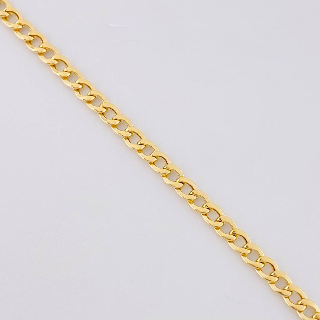 Cadena Cubana 2.15g / 45cm / 2.4mm Oro Amarillo 18K
