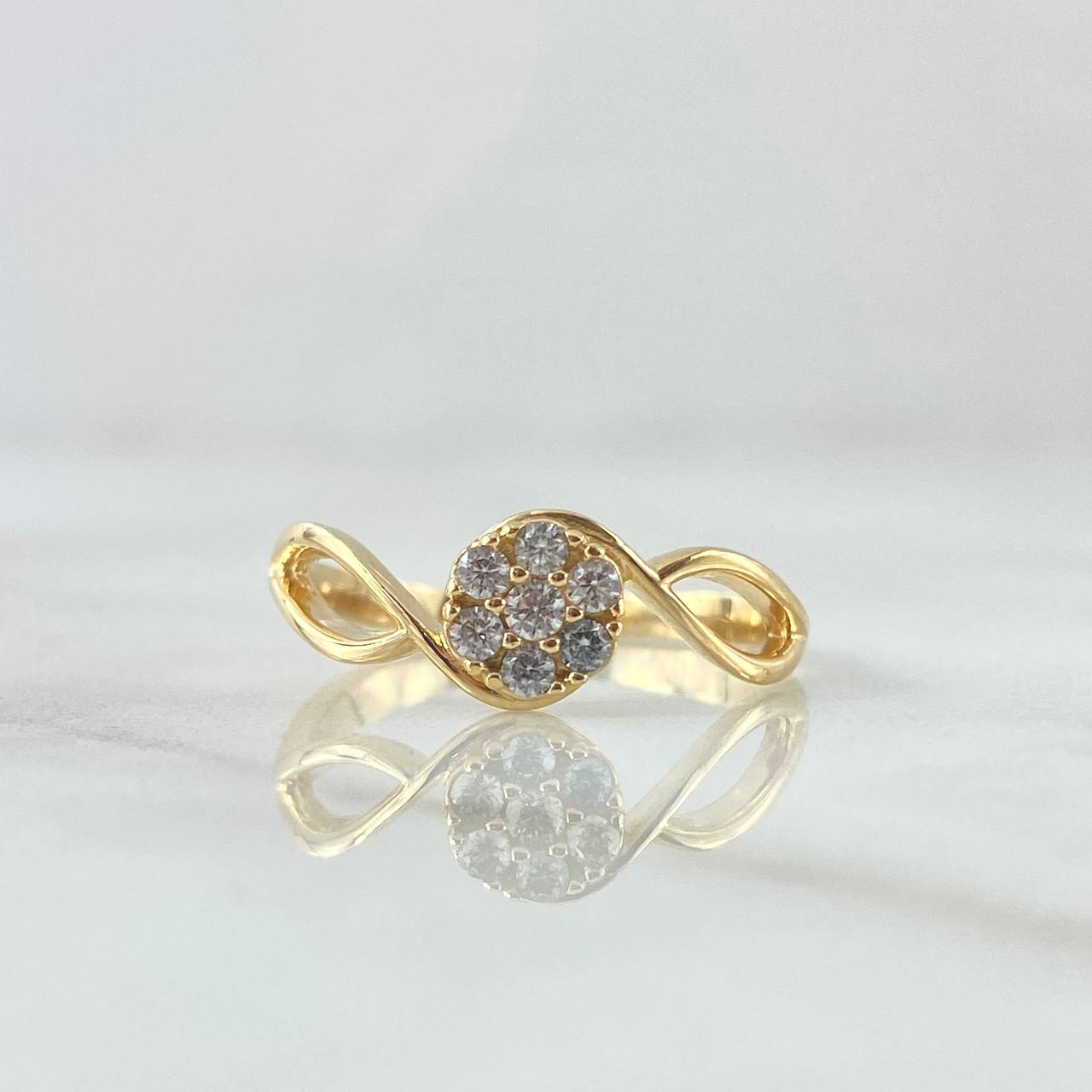 Anillo Centro de Infinito Dispar 2.4gr / T6 1/2 / Circones Blancos Oro Amarillo 18K ©