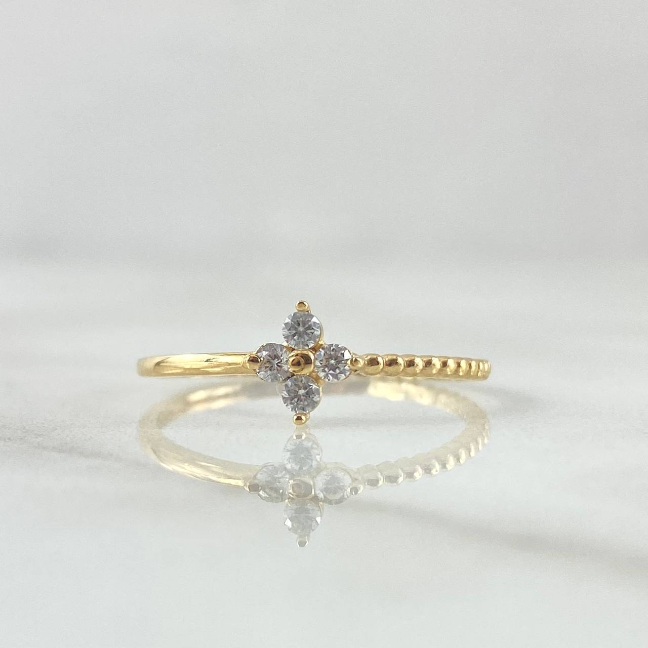 Anillo Flor Punteada Esferas 1.2gr / T7 3/4 / Circones Blancos Oro Amarillo 18K