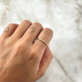 Anillo Mini Carril 1gr / T7 / Circones Blancos Oro Amarillo 18K