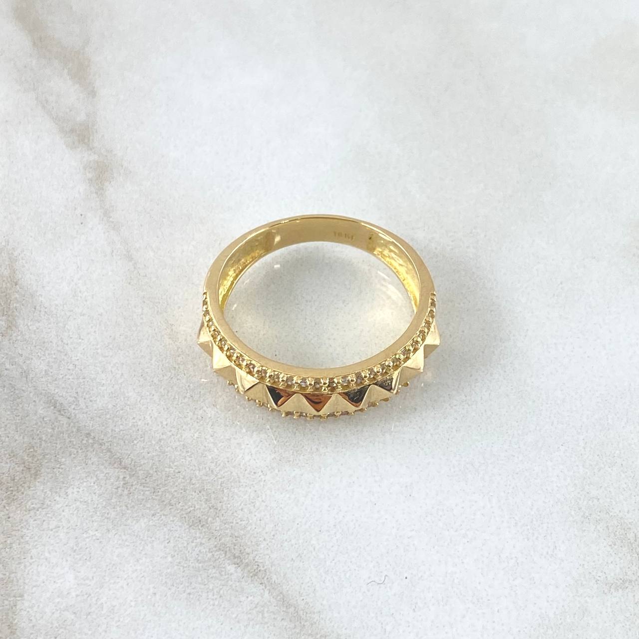 Anillo Puas Rombicas 4gr / T7 / Cicones Blancos Oro Amarillo 18K
