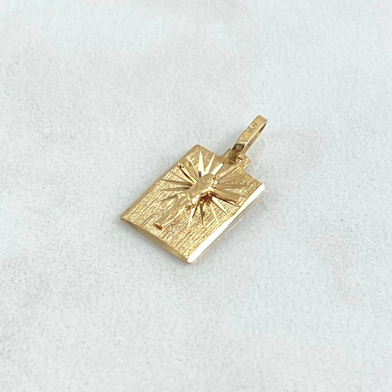 Dije Placa Cristo 1.05gr / 1.8cm / Oro 18K