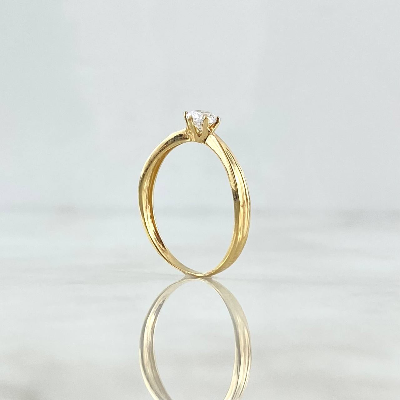 Anillo Solitario Espringado 1.5gr / T5 3/4 / Circon Blanco Oro Amarillo 18K