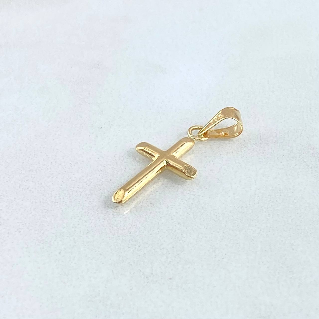 Dije Cruz Baston 0.4gr / 2.3cm / Puntas Planas Oro Amarillo 18K ©