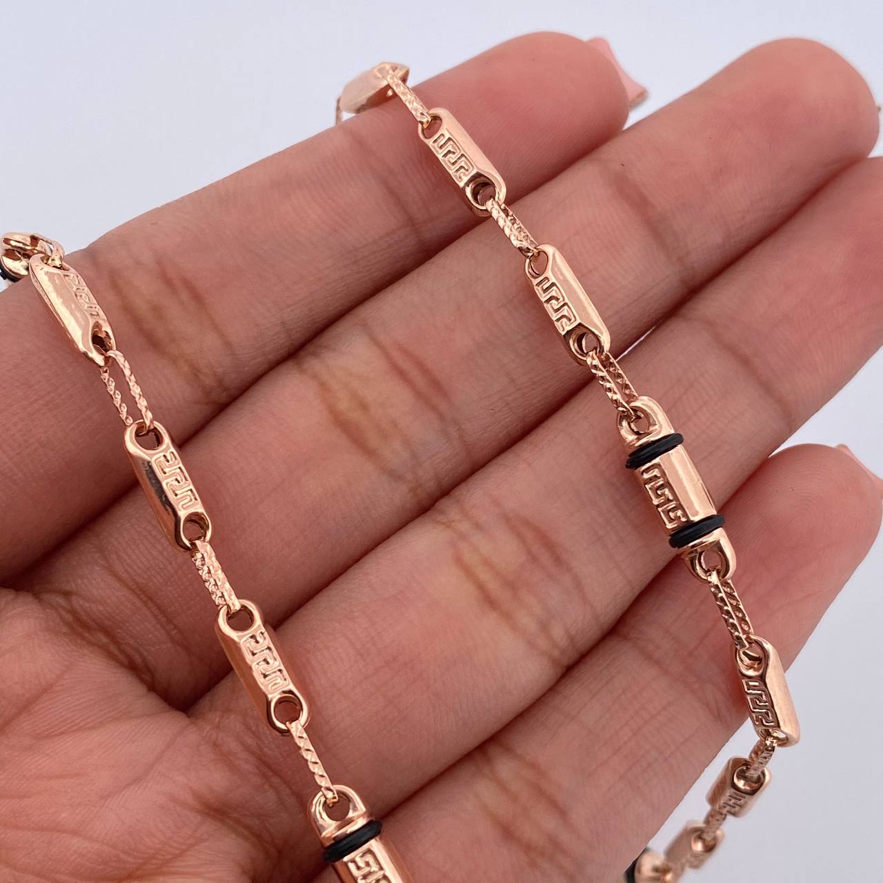 Cadena Rustica Barril 10gr / 62.1cm / 4mm Tribal Cauchos Negros Oro Rosa 18K $