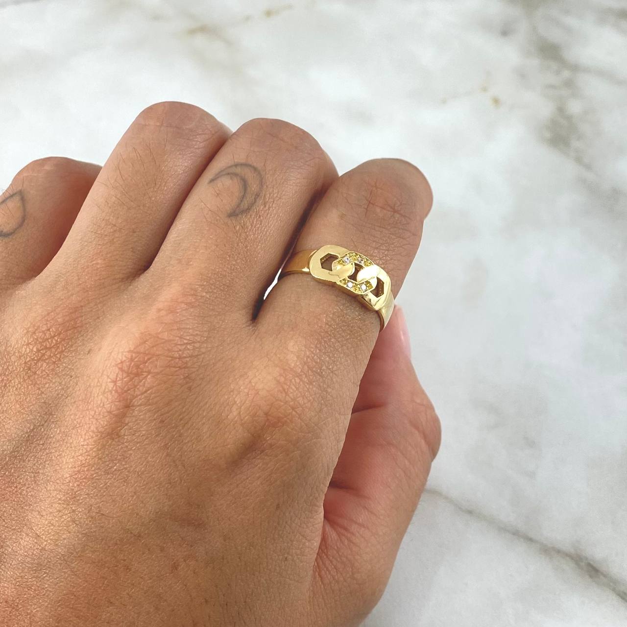 Anillo Hexagonos Entrelazados 2.85gr / T8 / Circones Blancos Oro Amarillo 18K