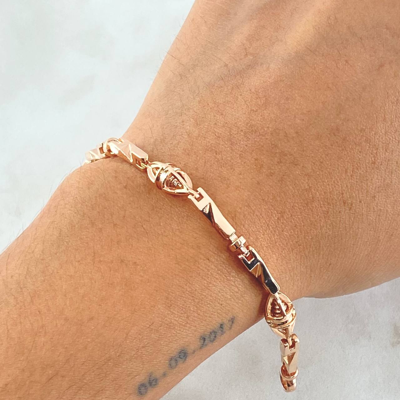 Pulso Rustico Dubai Entorchado 19.35gr / 19cm / 4mm Oro Rosa 18K ©