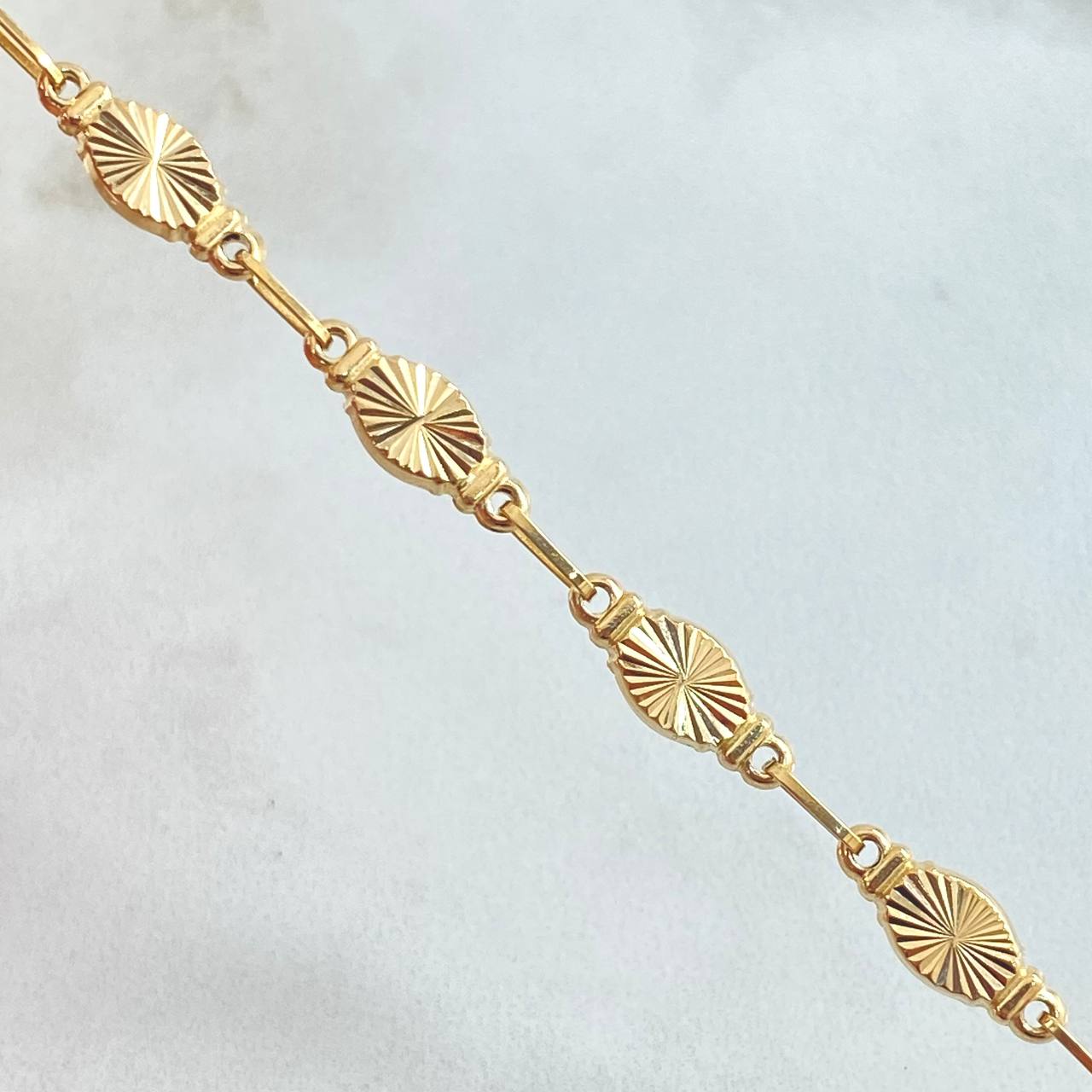Pulso Rustico 4.8gr / 20.6cm / Oro 18K ©
