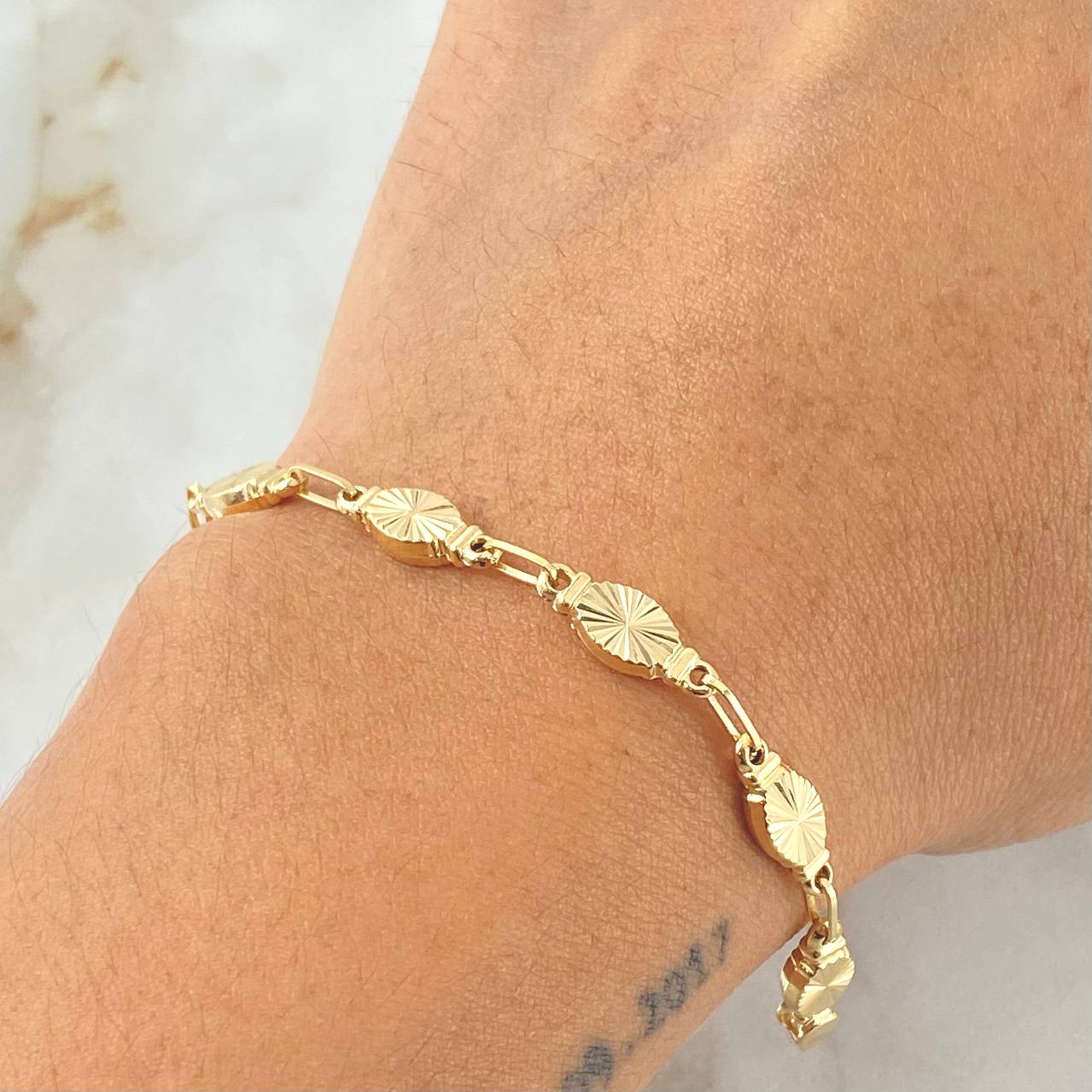 Pulso Rustico 4.8gr / 20.6cm / Oro 18K ©