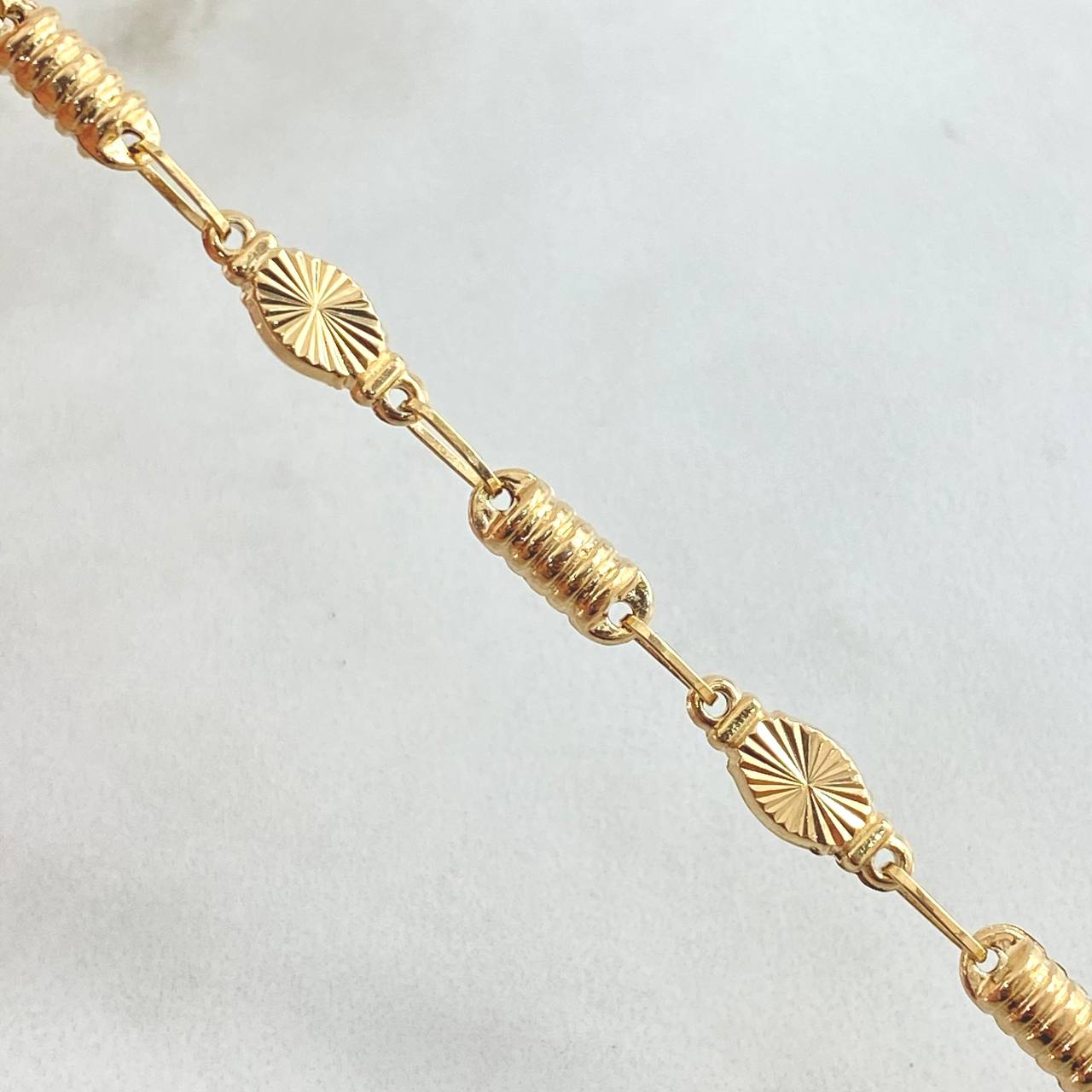 Pulso Rustico Cilindro 4.8gr / 20.8cm / Oro 18K ©