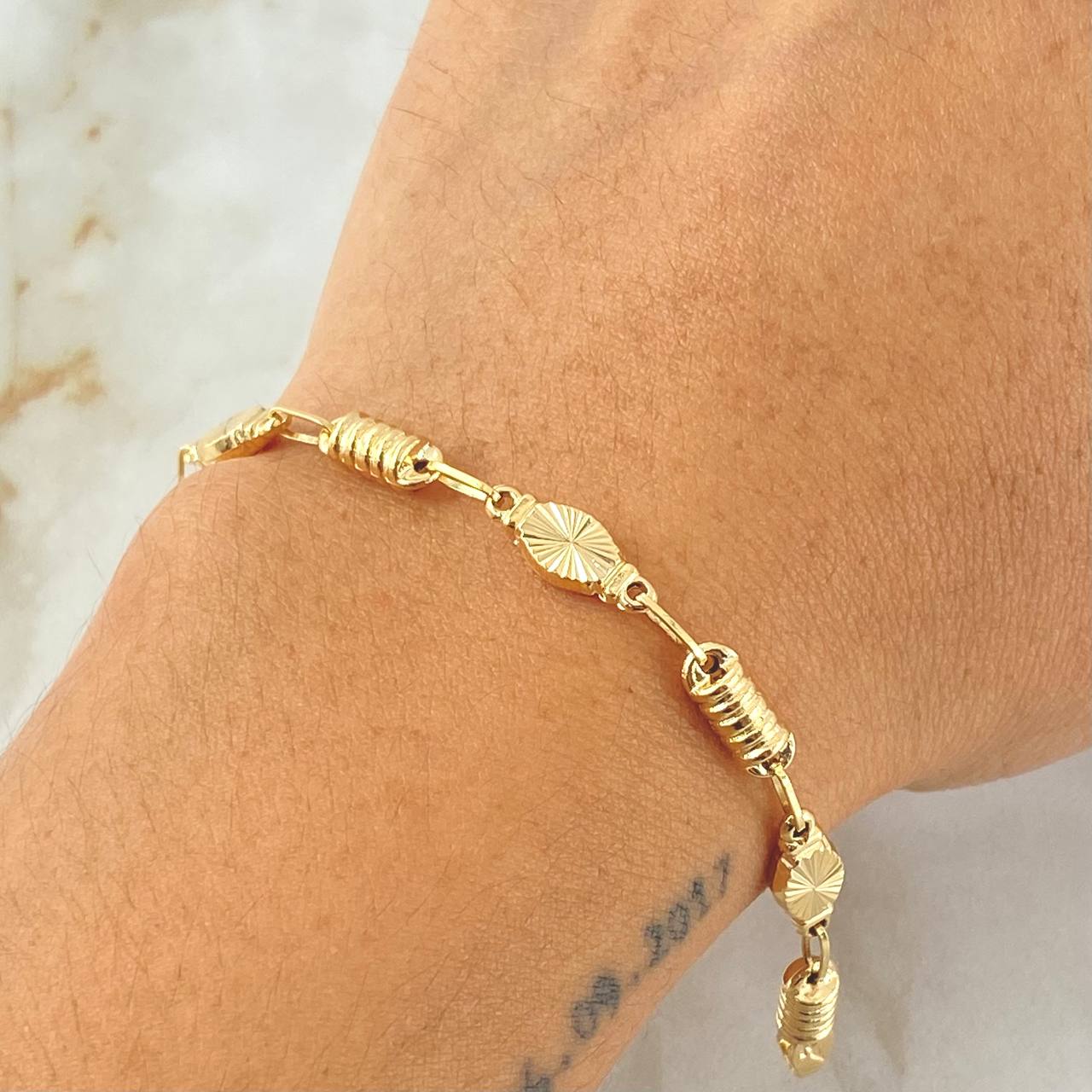 Pulso Rustico Cilindro 4.8gr / 20.8cm / Oro 18K ©