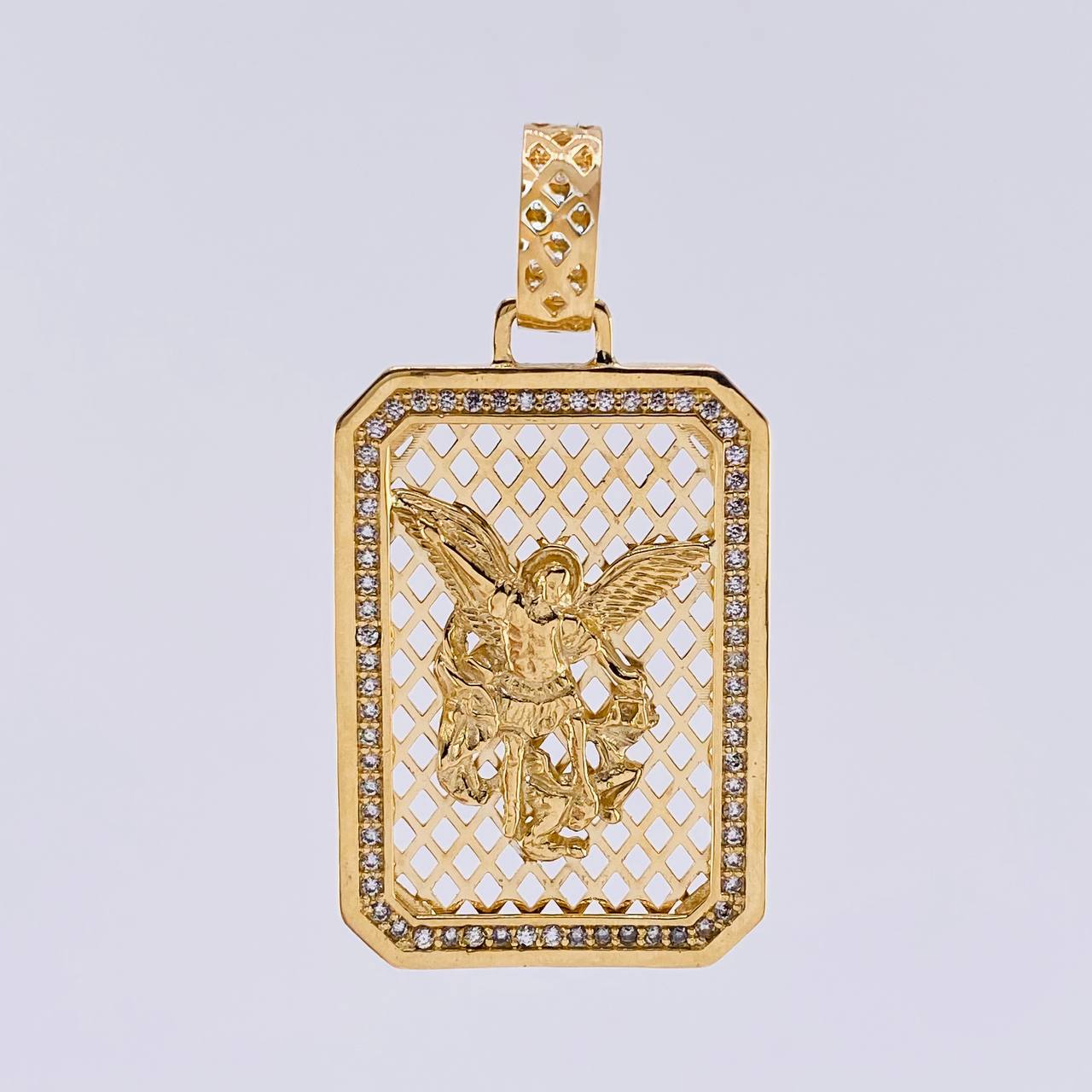 Dije Placa Enmayada San Miguel 20.35 g / 5.7 cm Oro Amarillo 18K