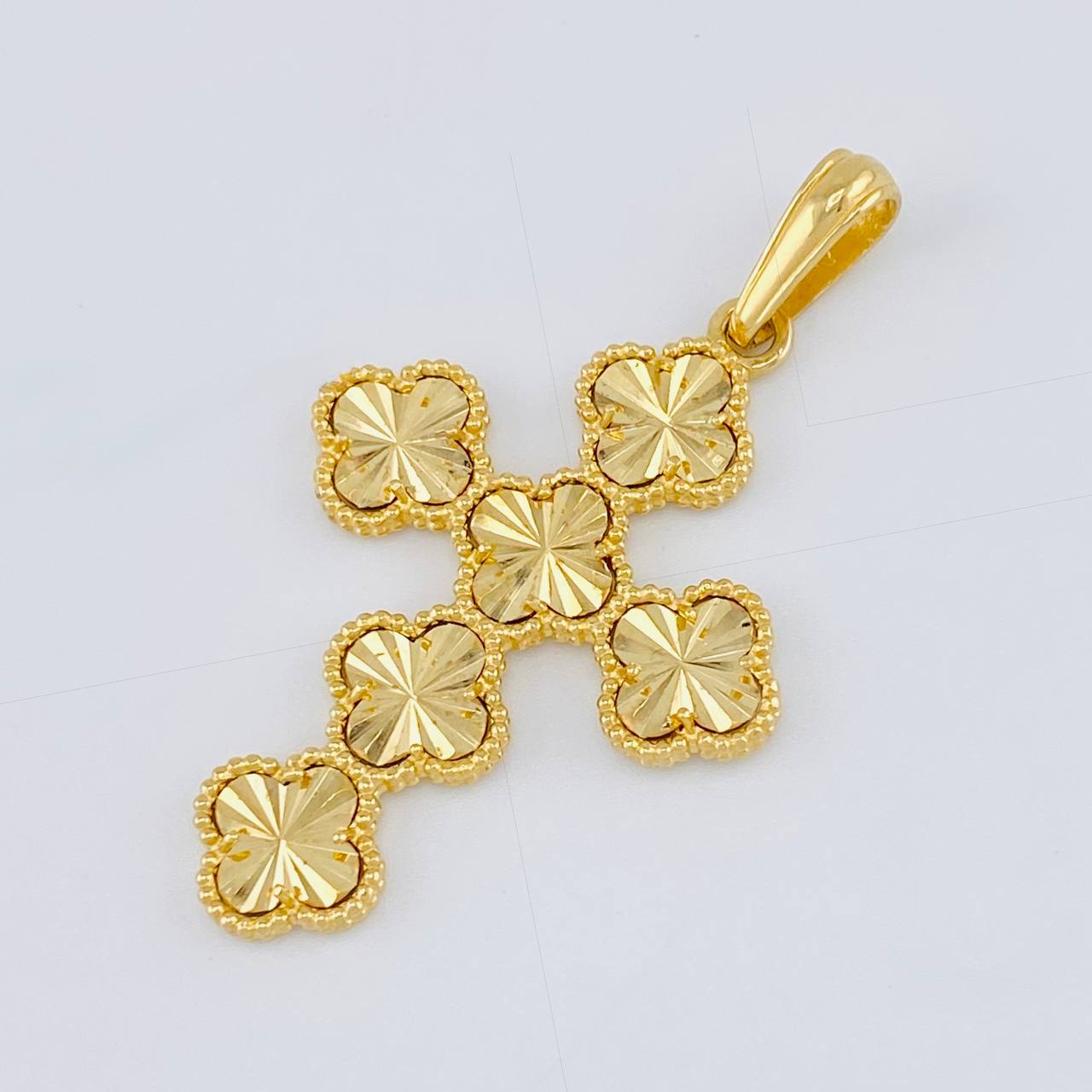 Dije Cruz Trebol 6.45 g / 5 cm Oro Amarillo 18K