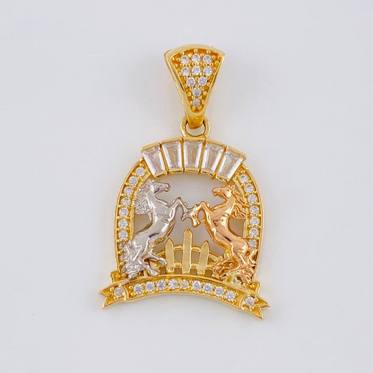 Dije Herradura Caballos 3.3 g / 2.8 cm Tres Oros 18K