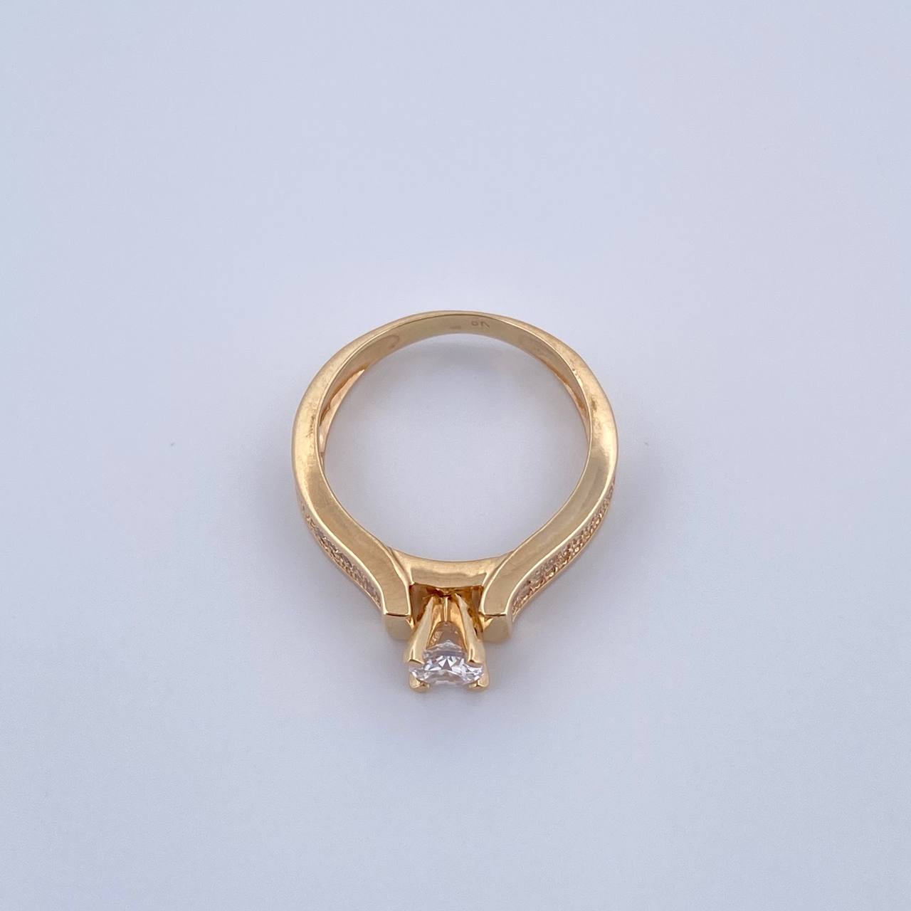 Anillo Solitario Doble Linea Incrustada 4.15gr / T6 1/4 / Circones Blancos Oro Amarillo 18K $