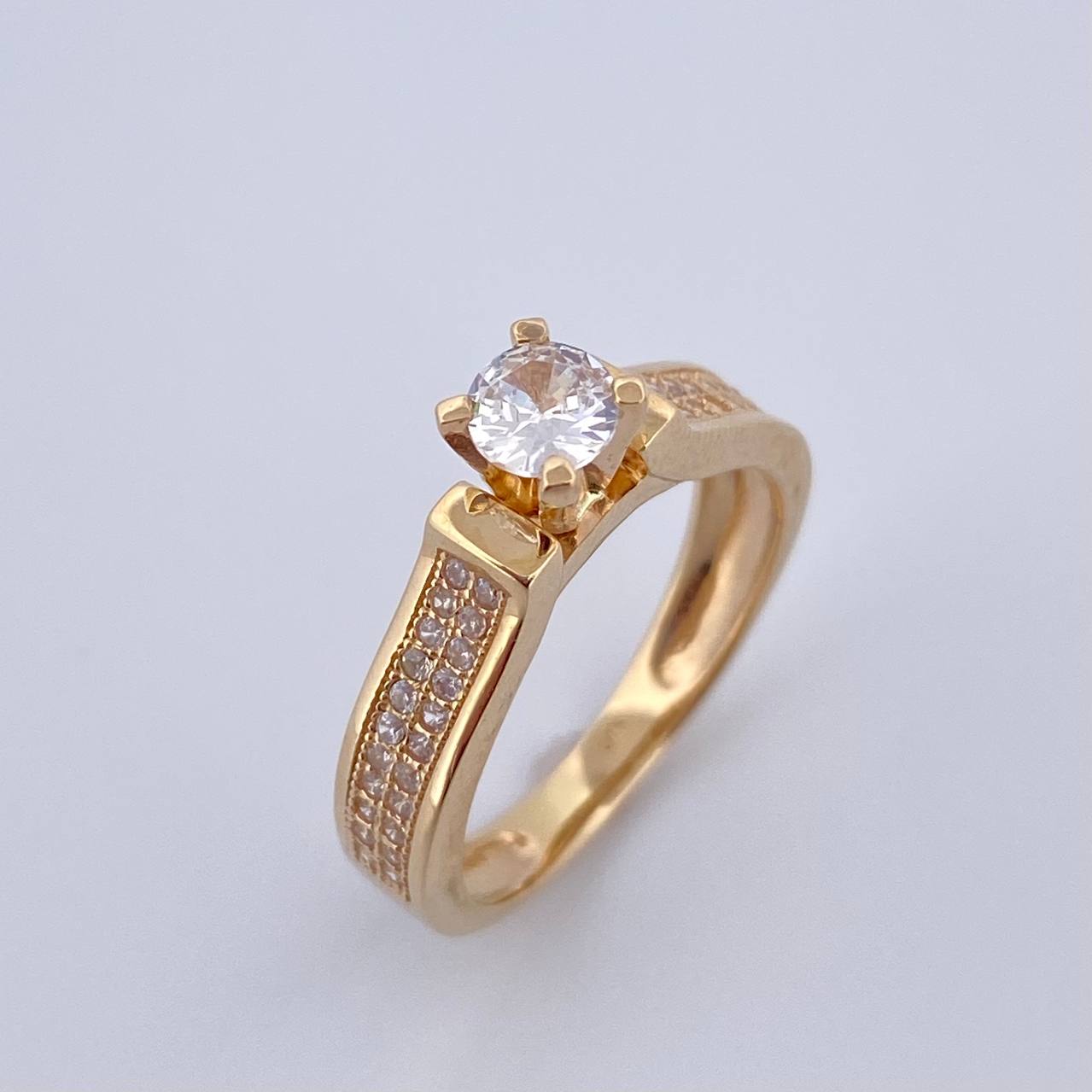 Anillo Solitario Doble Linea Incrustada 4.15gr / T6 1/4 / Circones Blancos Oro Amarillo 18K $