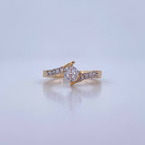 Anillo Lineas Invertidas 2.95gr / T7 1/4 / Circones Blancos Dos Oros Amarillo Blanco 18K $