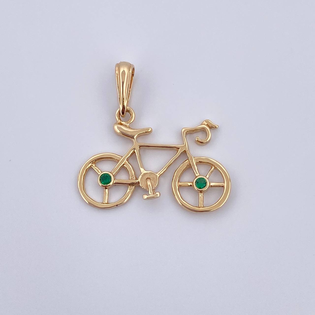Dije Bicicleta 2.5gr / 2.5cm / Circones Verdes Oro Amarillo 18K $