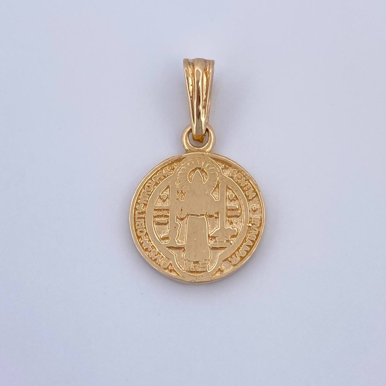 Dije San Benito 1.7gr / 2cm / Liso Oro Amarillo 18K $