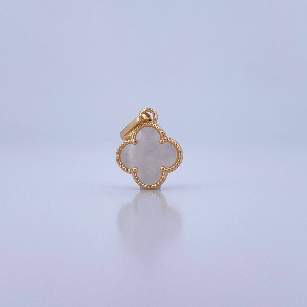 Dije Trebol 1.1gr / 2cm / Nacar Blanco Oro Amarillo Nac.Esp. 18K &