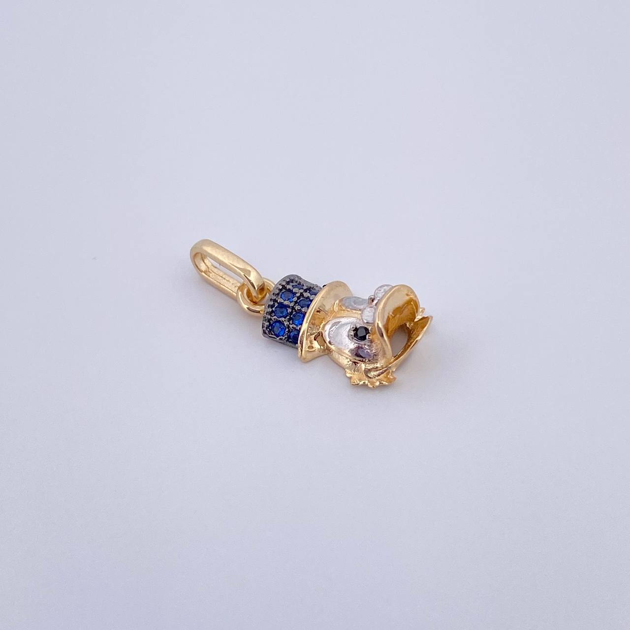 Dije Cabeza Pato Millonario 1.25gr / 2cm / Circones Azules Negros Tres Oros 18K $