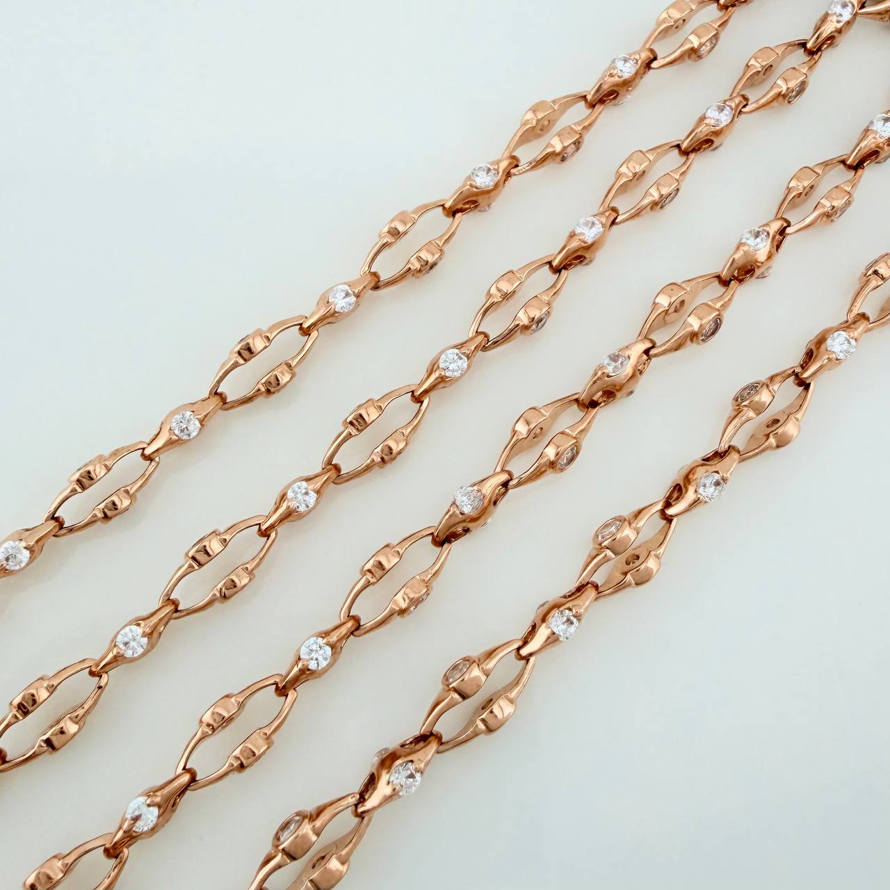 Cadena Rustica Nexus 28.25gr / 61.3cm / 4.55mm Oro Rosa 18K $