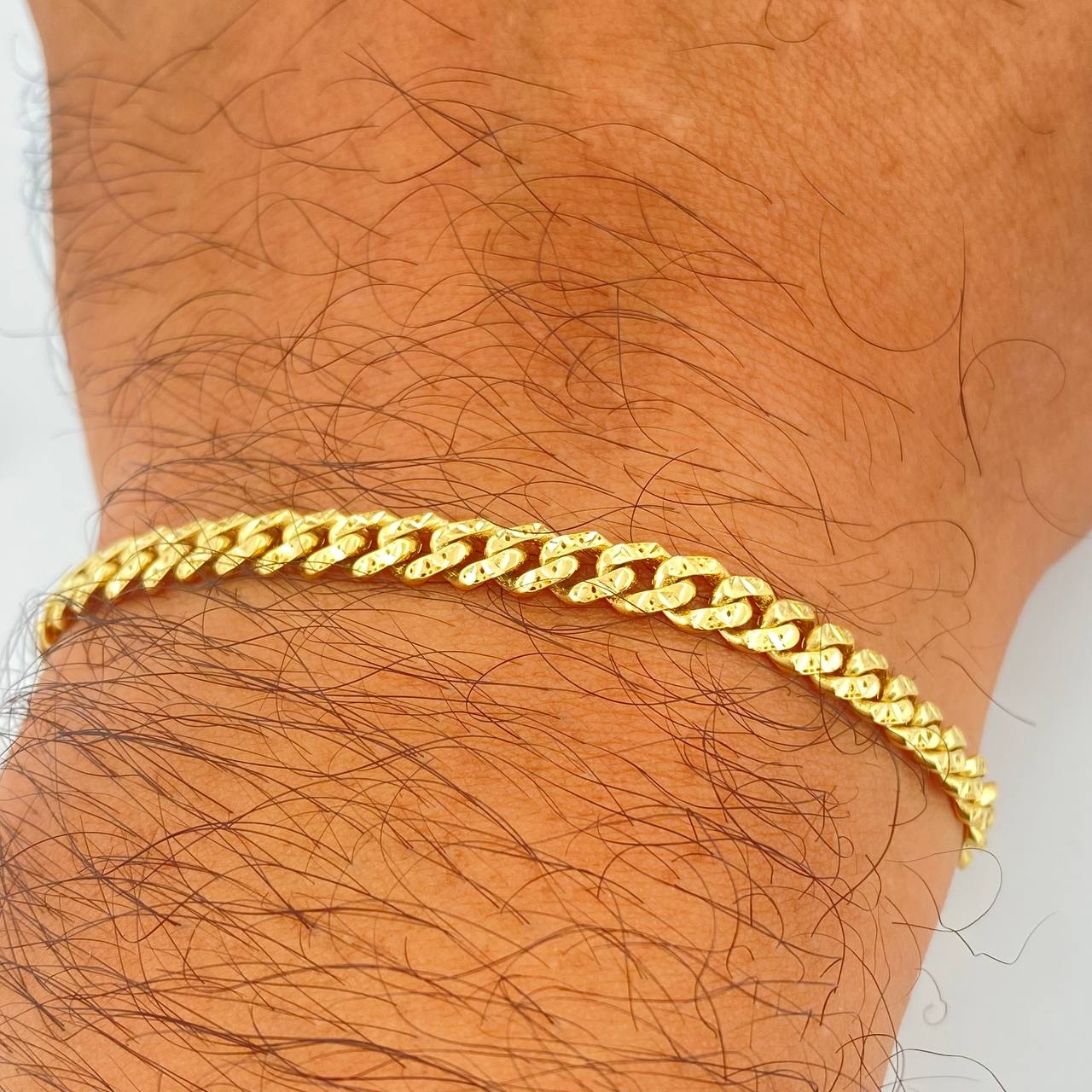 Pulso Cubano Infinito 6.45gr / 18.8cm / Oro Amarillo +4 18K $