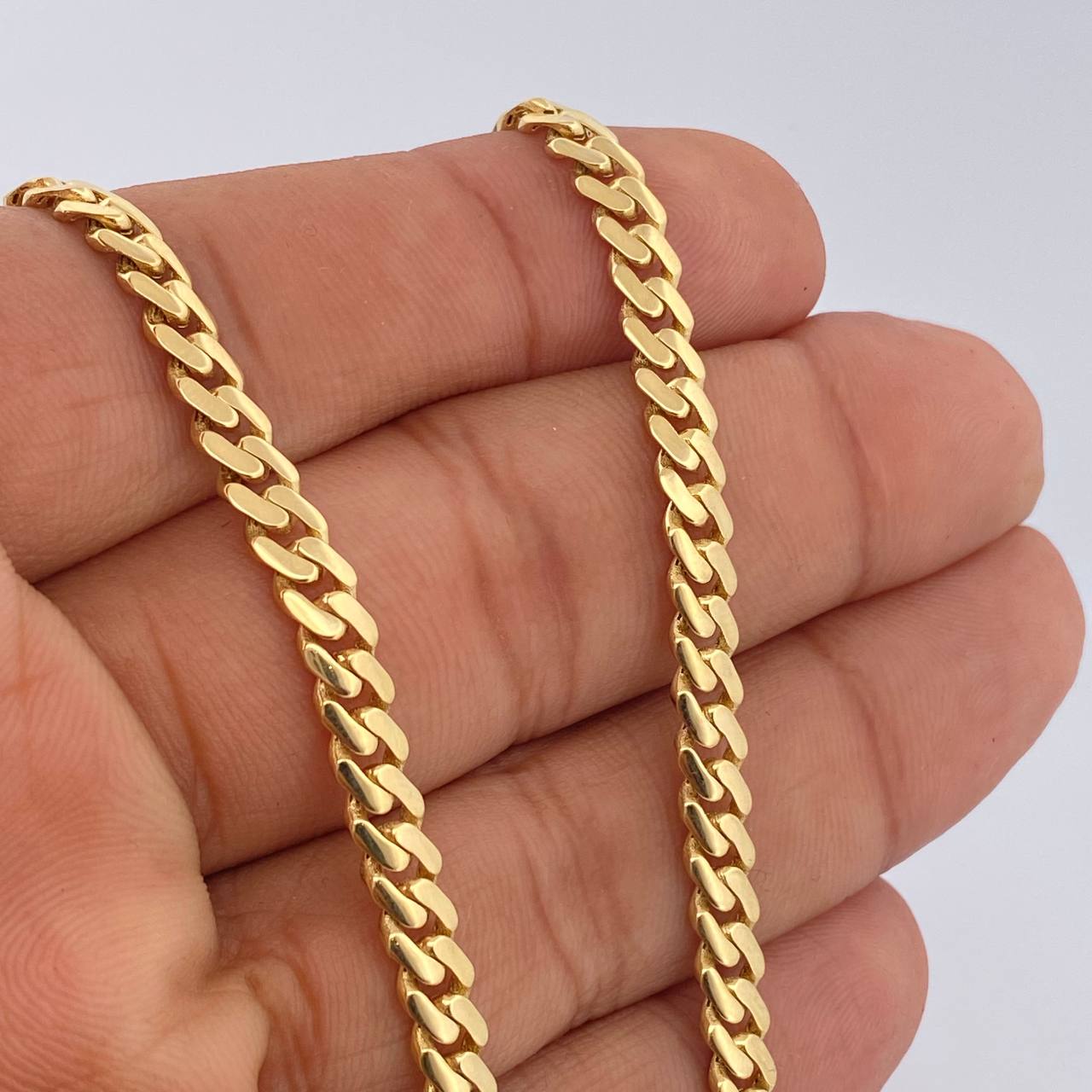Cadena Cubana Infinito 19.15gr / 61cm / Oro Amarillo +4 18K $