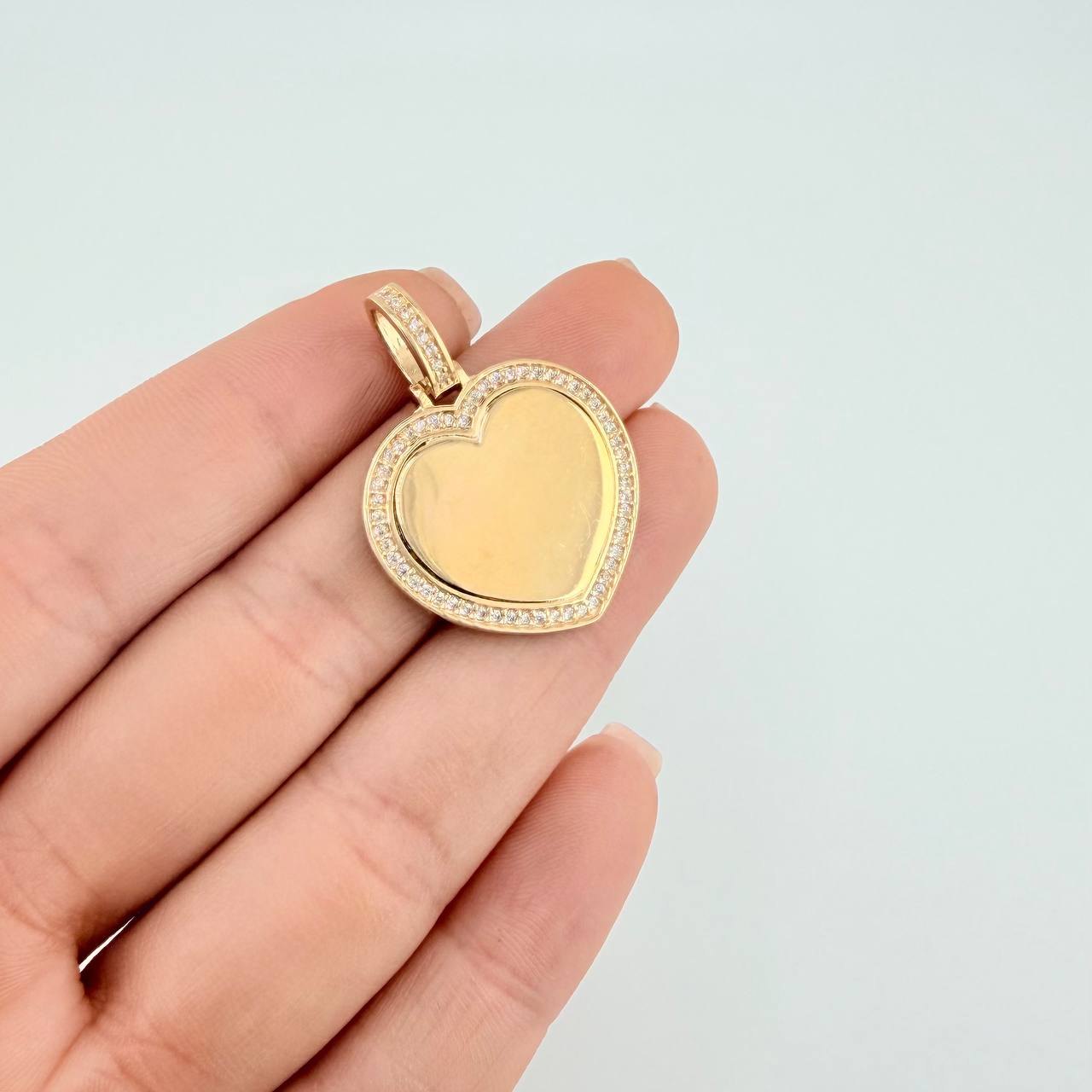 Dije Placa Corazón Bordeado 6.1 g / 3 cm Oro Amarillo 18K